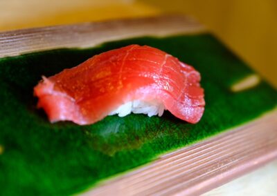 Akami tuna nigiri made with premium Yamayuki tuna at Sushi Shutatsu in Ogikubo.